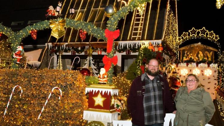 In diesem Jahr wird das Weihnachtshaus von Sven und Martina Borchart nicht mehr leuchten. Sie sind enttäuscht vom Verhalten der Schaulustigen (Archivfoto).