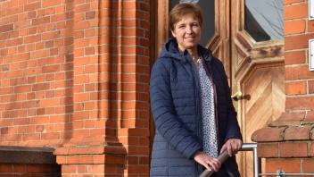 Im Lübzer Rathaus arbeiten die Mitarbeiter wegen der Pandemie im Schichtsystem. Bürgermeisterin Astrid Becker blickt im SVZ-Gespräch auf das Jahr zurück.