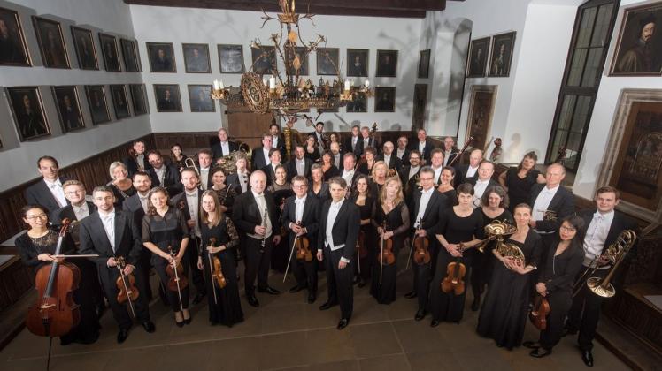 Festlicher Auftritt: Das Osnabrücker Symphonieorchester mit Andreas Hotz im Rathaus.