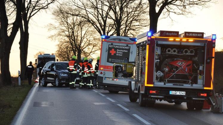 Schwerer Unfall Auf B103 Nahe Güstrow Mit Drei Verletzten | SVZ