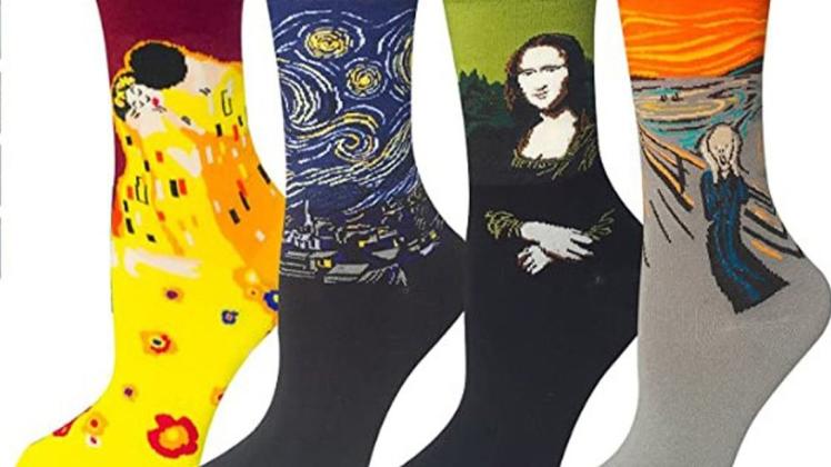 Zeigt her Eure Füße: Socken mit berühmten Motiven von Klimt, van Gogh, da Vinci und Munch kann man kaufen.