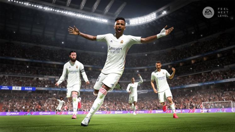 Wie hier Rodrygo von Real Madrid als Figur bei FIFA 21 wollen auch die Bramscher Teams bei der "eFootball Stadtmeisterschaft" am Sonntag beim Fußball-Videospiel jubeln.