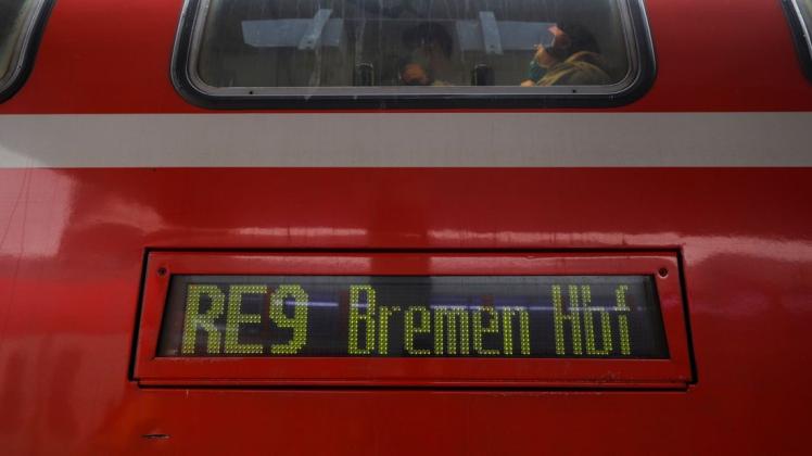 Der Lack ist ab beim Regionalexpress RE 9 Osnabrück–Bremen, zumindest stellenweise. Wegen notorisch dreckiger Wagen nennt der Fahrgastverband Pro Bahn die Linie gar einen "Saustall".