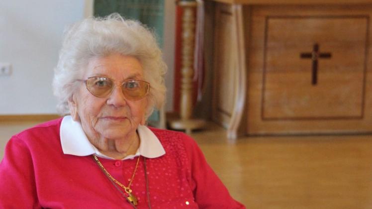 Die 94-jährige Adelheid Bette vermisst die körperliche Nähe zu anderen Menschen am meisten.