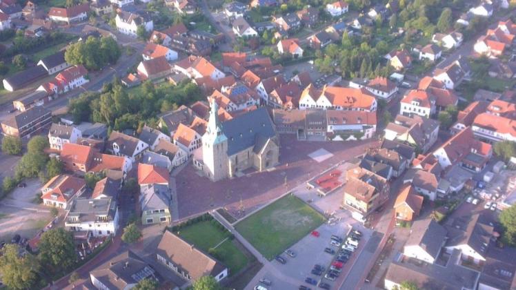 Um die Attraktivität der Ortsmitte rund um die Stadtkirche zu erhöhen, wäre die Einrichtung einer Tourist-Info und eines externen Bürgerbüros nach Meinung der SPD-Fraktion ein guter Ansatz.
