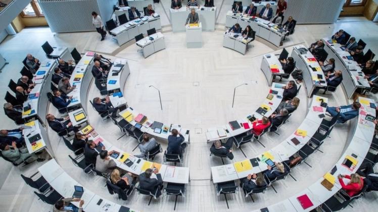 Die Abgeordneten im Landtag debattieren bei der Landtagssitzung.