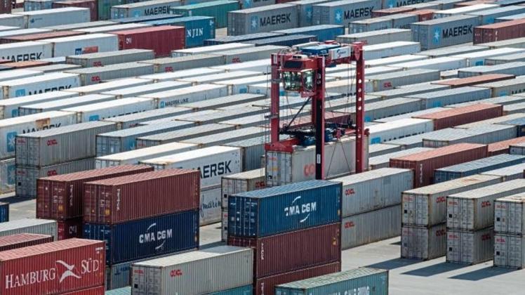 Schwere Zeiten für Im- und Exporteure: Massive Preisschwankungen und Unwägbarkeiten im Seefrachtverkehr machen ihnen das Leben schwer (Symbolfoto). Schwere Zeiten für Im- und Exporteure: Massive Preisschwankungen und Unwägbarkeiten im Seefrachtverkehr machen ihnen das Leben schwer (Symbolfoto).