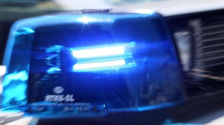 Zwei Männer haben am Mittwoch in Bremen ein älteres Ehepaar überfallen.