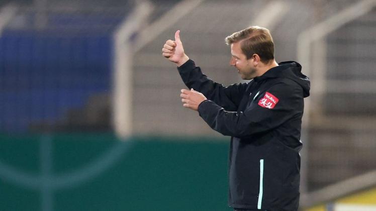 Kann sich an diesem Samstag im Mittelfeld der Bundesliga-Tabelle festsetzen: der SV Werder um seinen Trainer Florian Kohfeldt.
