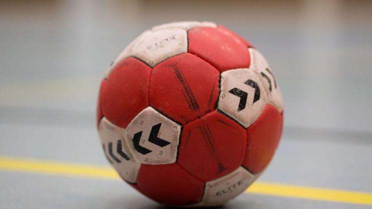 Schon im Frühjahr 2021 soll in der Kampa-Halle der Handball-Spielbetrieb wieder möglich sein.

Handballsymbolbild