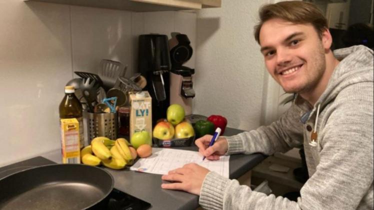 Zum Selbstversuch von SVZ-Volontär Thorben Oberhag gehörte auch ein Ernährungstagebuch. Die Zutaten mussten penibel aufgeschrieben werden