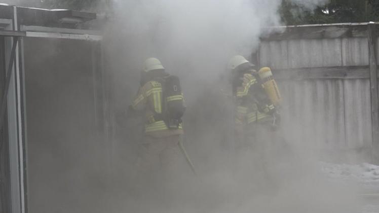 Ein Feuer an der Samlandstraße beschäftigt am Mittwoch die Delmenhorster Feuerwehr. (Symbolfoto) Ein Feuer an der Samlandstraße beschäftigt am Mittwoch die Delmenhorster Feuerwehr. (Symbolfoto)