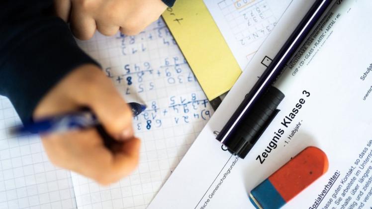Die meisten Schüler erhalten ihre Zeugnisse in diesem Halbjahr per Post