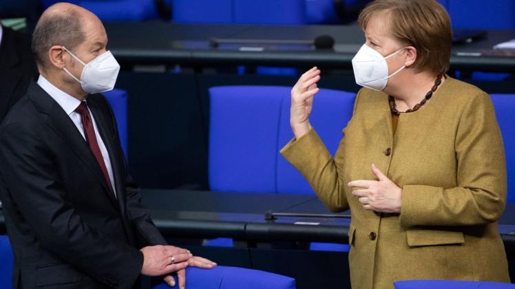 Regierungspartner Olaf Scholz und Angela Merkel: Im Koalitionsausschuss haben sich Union und SPD auf neue Hilfen in der Corona-Krise geeinigt.
