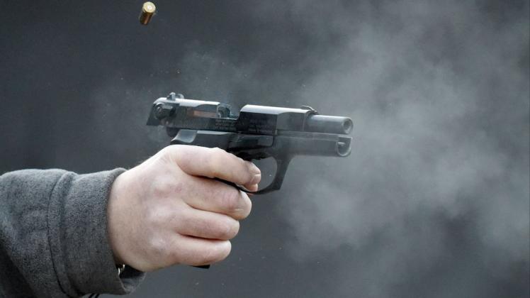 Bei einem Handgemenge in einer Bad Rothenfelder Gaststätte löste sich aus der Schreckschusspistole eine 41-Jährigen ein Schuss.