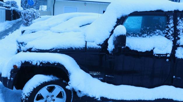 Pflege-Tipp im Winter: Autotür zugefroren? Das ist zu tun