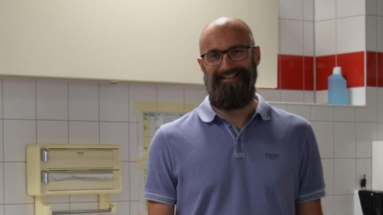 OSZ-Leiter Jan Meyerhoff in der Lehrküche der Wittenberger Schule