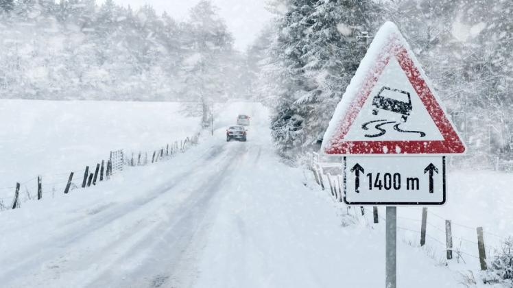 Die Gemeinde Hasbergen bereitet sich für den angekündigten Schneefall am Wochenende vor. (Symbolbild)