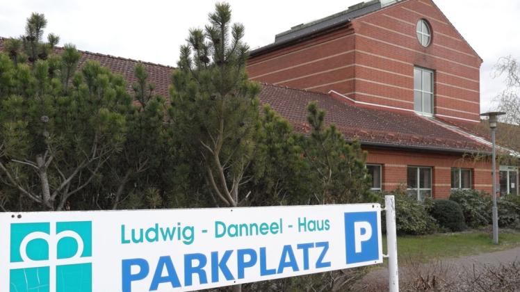 Fünf Menschen sind im Ludwig-Danneel-Haus in Ludwigslust im Zusammenhang mit einer Corona-Infektion verstorben.