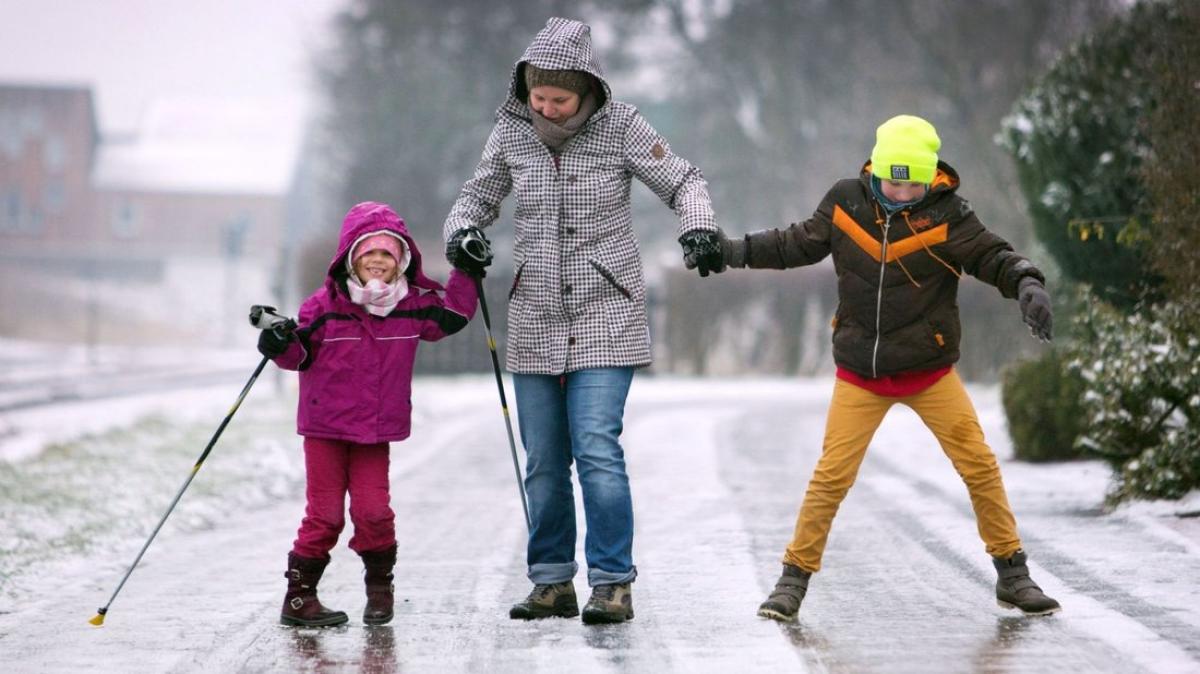 Glatteis-Tipps-So-kommen-Sie-mit-dem-Pinguin-Gang-sicher-ans-Ziel