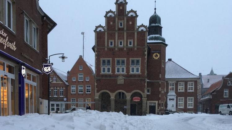 Der Meppener Marktplatz ist aktuell zugeschneit.