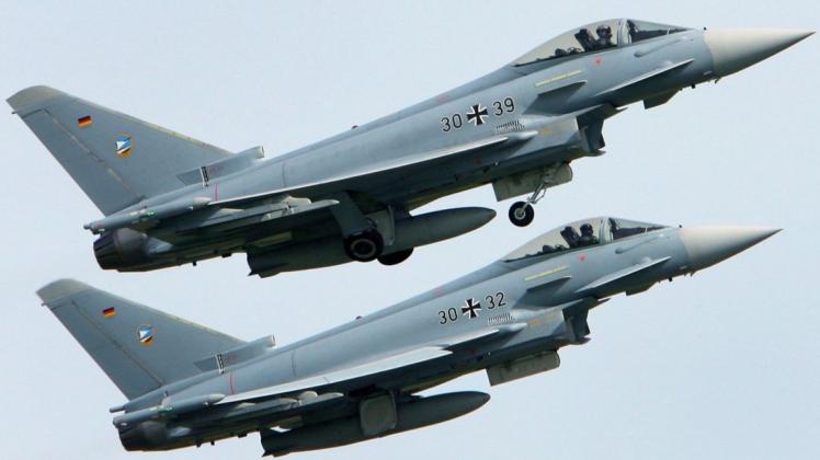 Zwei Eurofighter der Bundeswehr haben am Montagmorgen bei einem Übungsflug südlich von Delmenhorst die Schallmauer durchbrochen.
