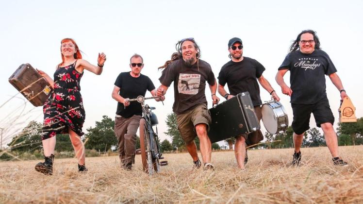 Die Güstrower Band "dig.WAH" hat mit "Aufgewacht" ihr drittes Studioalbum veröffentlicht. Die Güstrower Band "dig.WAH" hat mit "Aufgewacht" ihr drittes Studioalbum veröffentlicht.