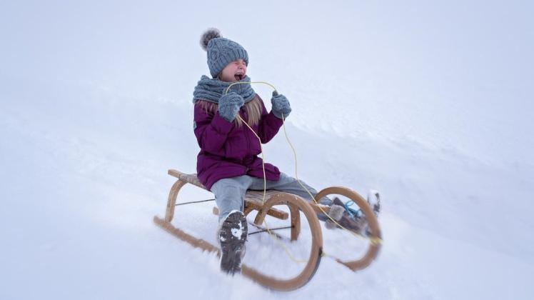 Kinder haben bei dem Wetter im Winter viel mehr Spaß als die meisten Erwachsenen.