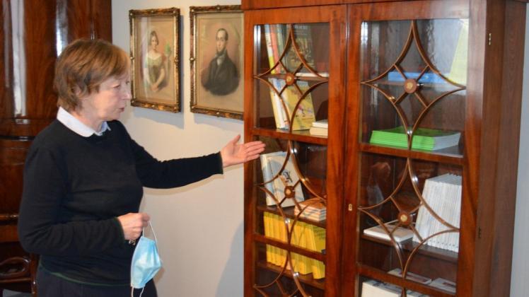 Die Dauerausstellung über John Brinckman im Güstrower Stadtmuseum wurde im Lockdown umgestaltet. „Hinter den Kulissen arbeiten wir weiter“, sagt Museumsleiterin Iris Brüdgam.