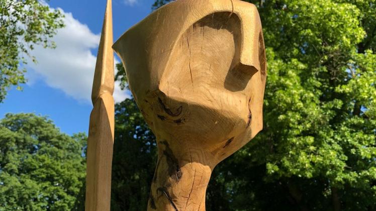 Kunst in der Natur: Beim Skulpturenwettbewerb stehen die Werke unter freiem Himmel, hier der  „Wächter“ von Gerd Müller aus dem Wettbewerb 2019.