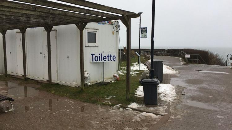 Schon seit mehreren Jahren müssen die Besucher des Nienhäger Strandes mit einer Container-Lösung als Toilette Vorlieb nehmen.