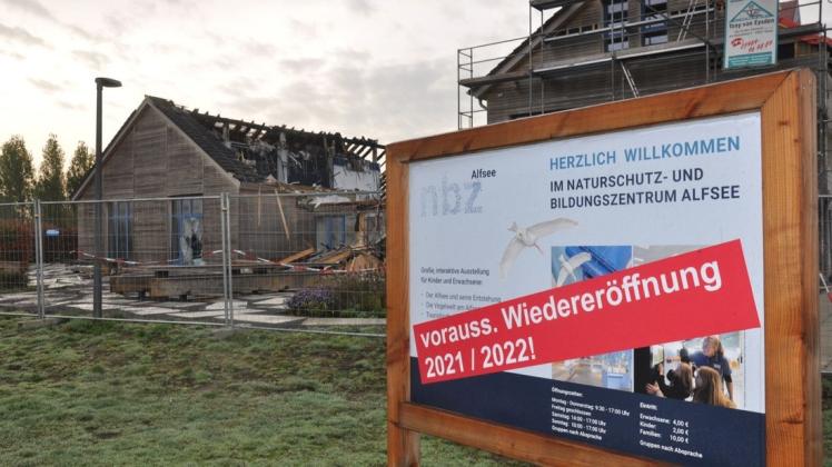 Nach dem Brand im Oktober 2020 wird das Naturschutz- und Bildungszentrum Alfsee wieder aufgebaut werden. Mittlerweile haben die Sanierungsarbeiten im Verwaltungstrakt begonnen. (Archivfoto)
