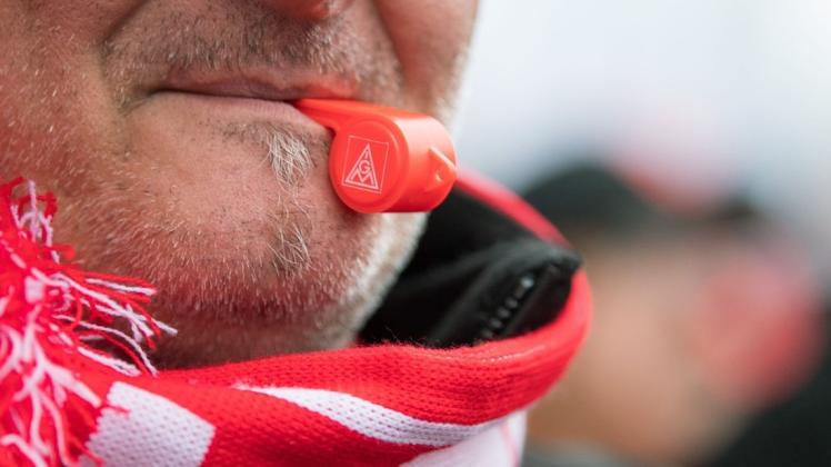 Streiken für einen Tarifvertrag: Laut DGB Nord macht sich das nicht nur finanziell bezahlt.
