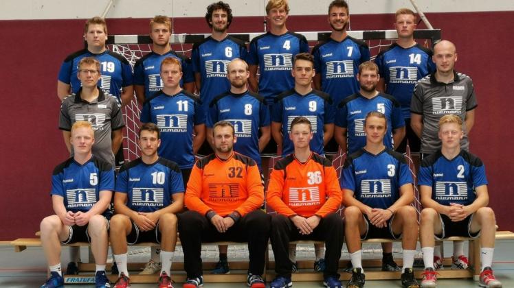 In der Landesliga pandemiebedingt bisher noch ohne Einsatz: Das HSG-Aufstiegsteam mit den Trainern Mike Bordihn und Marco Lietmann (mittlere Reihe, links und rechts).