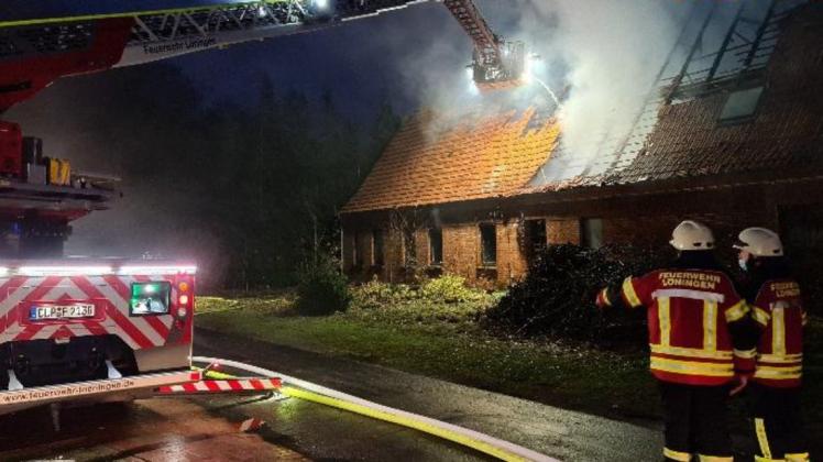 Der Dachstuhl des Gebäudes brannte bei dem Feuer vollständig aus.