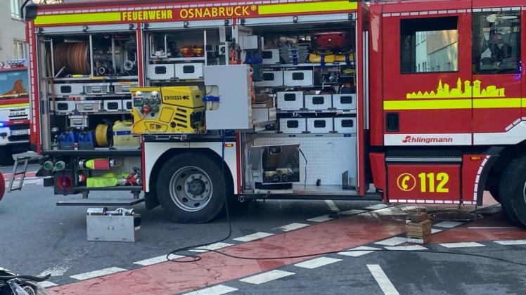 Mehrere Menschen sind am Sonntagnachmittag bei einem Unfall am Johannistorwall in Osnabrück verletzt worden.