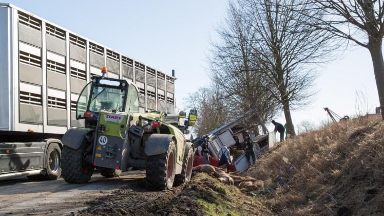 Der verunglückte Transporter. Der verunglückte Transporter.