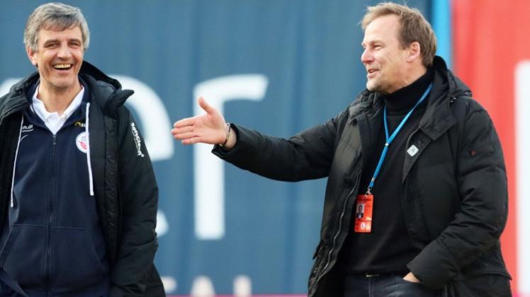 Haben derzeit gut lachen: Nach sechs Siegen aus den vergangenen sieben Spielen liegen Martin Pieckenhagen (rechts, Sportlicher Leiter) und Jens Härtel (Trainer) mit dem FC Hansa auf Kurs in Richtung 2. Bundesliga