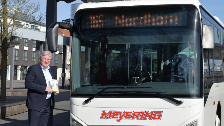 Busunternehmer Hermann Meyering, dessen Firma die Linie Lingen-Nordhorn bereits seit 1930 betreibt, freut sich über das jetzt erweiterte Angebot auf der Strecke.
