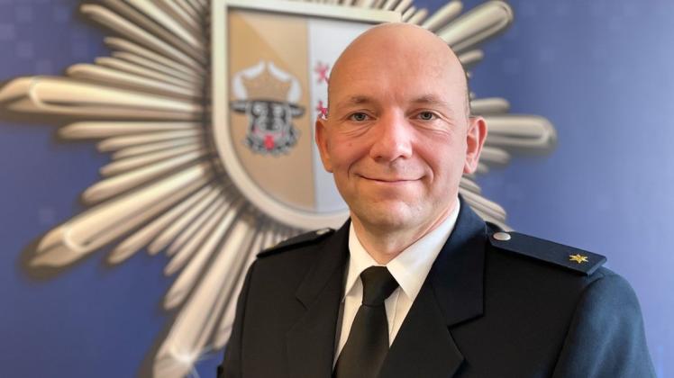 Der neue Leiter des Schweriner Polizeihauptreviers: Ronny Steffenhagen. Der neue Leiter des Schweriner Polizeihauptreviers: Ronny Steffenhagen.