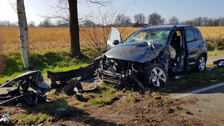 Tödlich verletzt wurde ein 60-jähriger Pkw-Fahrer aus Sögel am Montag bei einem Unfall auf der B402 in der Samtgemeinde Lengerich.