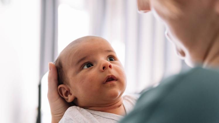 Schaden die Auswirkungen der Corona-Pandemie Säuglingen bereits im Mutterleib? Eine US-Studie legt dies jetzt nahe.