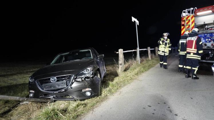 In Belm ist eine Frau mit ihrem Auto von der Straße abgekommen und verletzt worden. In Belm ist eine Frau mit ihrem Auto von der Straße abgekommen und verletzt worden.