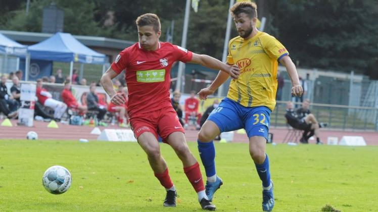 Niklas Teichgräber (links) gewann mit dem TSV Havelse das Duell beim SV Atlas Delmenhorst in der Fußball-Regionalliga deutlich mit 6:1 – nun nimmt Havelse den Sprung in Liga drei ins Visier.