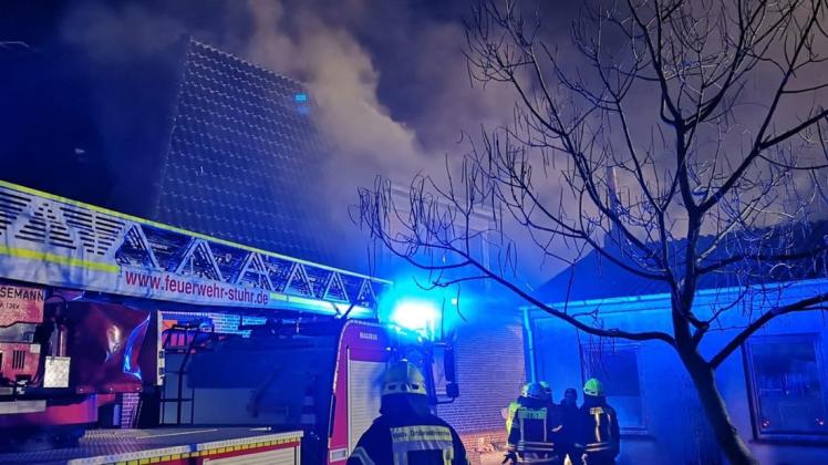 Die Feuerwehr ist in der Nacht zu Freitag bei einem Dachstuhlbrand in Groß Mackenstedt im Einsatz gewesen.