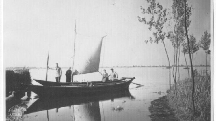Datiert auf den 18. Juli 1926 ist dieses Foto aus dem Boizenburger Heimatmuseum ein Beleg dafür, dass die Elbe bei Boizenburg vor hundert Jahren mit einer Fähre überquert werden konnte.