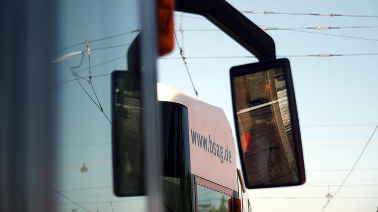 Die Züge der Straßenbahn, die ab 2024 durch Weyhe und Stuhr rollen sollen, werden mit Technik für Eisenbahn-Trassen ausgestattet.     