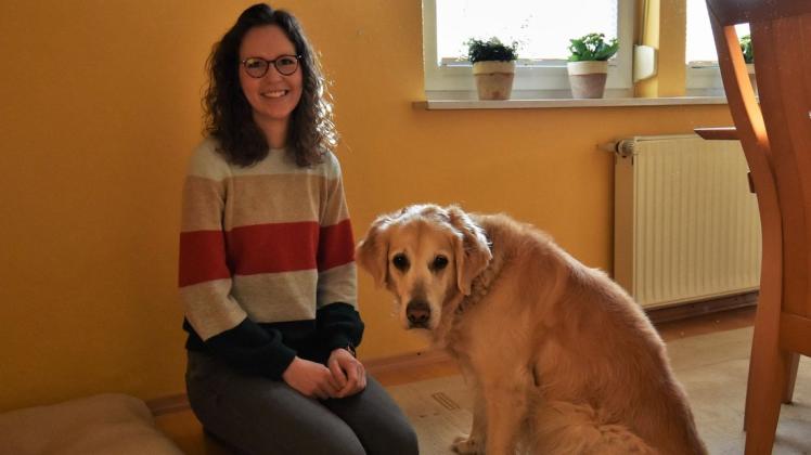 Julia Strehl besucht in ihrer Freizeit gerne ihre Eltern in Ganderkesee und freut sich darauf darüber, auch Zeit mit ihrem Hund Cara zu verbringen.