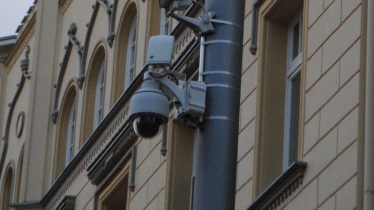 Acht Kameras überwachen den Marienplatz. Die Bilder laufen als Dauerschleife im Revier in der Graf-Yorck-Straße auf.