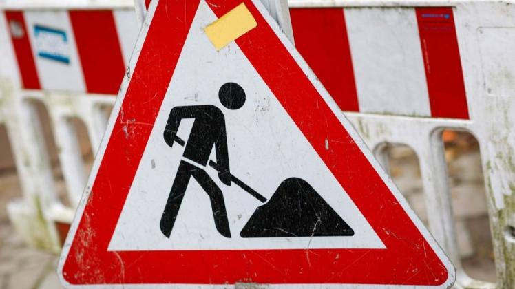 Die Straße „An der Wakhegge“ im Osnabrücker Stadtteil Sonnenhügel wird ab Mittwoch, 7. April, voraussichtlich bis Ende Juni voll gesperrt. Die Straße „An der Wakhegge“ im Osnabrücker Stadtteil Sonnenhügel wird ab Mittwoch, 7. April, voraussichtlich bis Ende Juni voll gesperrt.